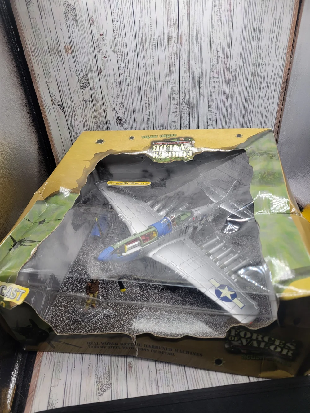 Forces of Valor 1:32 scale diecast model of a P-51D Mustang.
